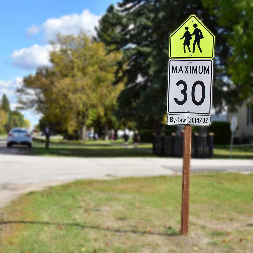 rcmpmb's tweet photo. It’s September 1st!! Reduced school zone speed limits are now back in effect across the province. Please remember to slow down and pay extra attention as children get ready to head back to class. #rcmpmb #BackToSchool2022 https://t.co/wNBUPEujKd
