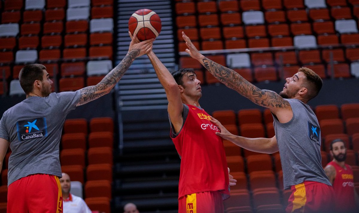 kaleagroup's tweet photo. 👏 @EuroBasket starts today! 🏀

The eyes are on the current world champion: @baloncestoESP. 🇪🇸

We shared very special moments with Spain at the 2019 Ningbo Tournament. 📸So we wish them the best of luck!

Go for the 5th @EuroBasket!🏆

📸 @ NPhoto -ALberto Nevado/ FEB https://t.co/Od9l0EnFmW