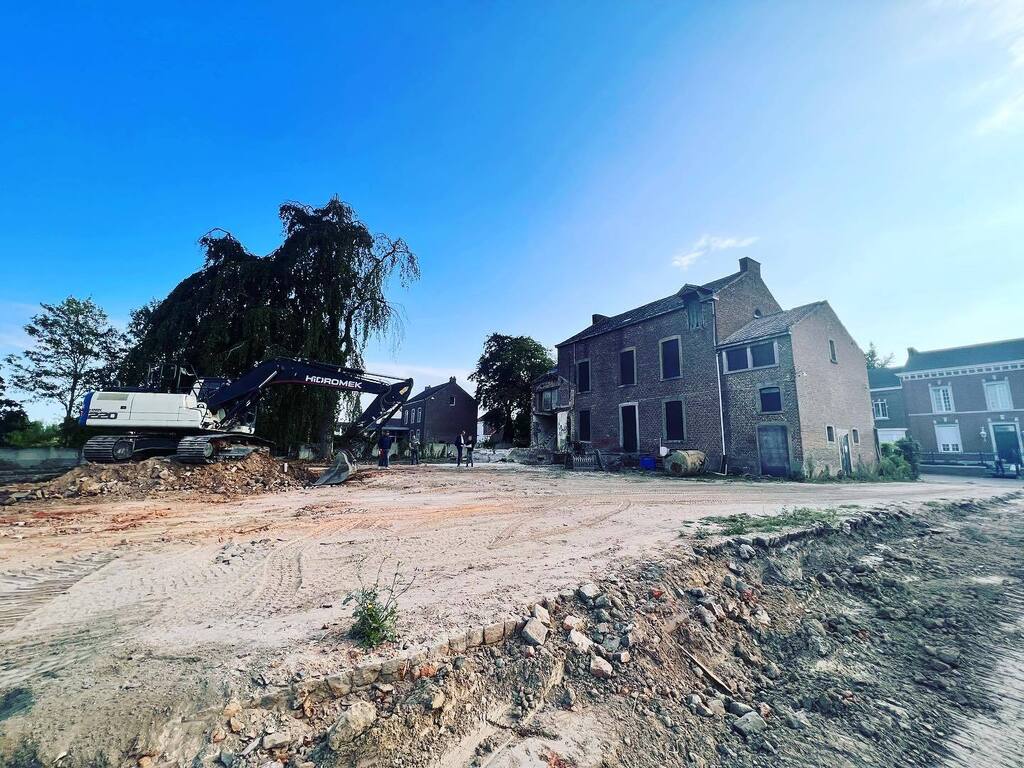 Xactarchitecten's tweet photo. Nieuwbouw en restauratie voor 16 appartementen en woningen. #renovatie #nieuwbouw #projecten #architectuur #jeuk #meteenpark https://t.co/q0mgrp00kp