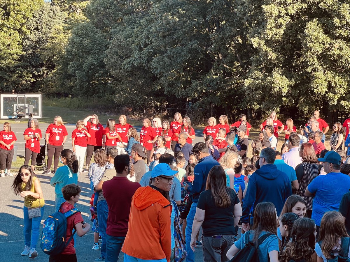 Lisa Steiger tweet media