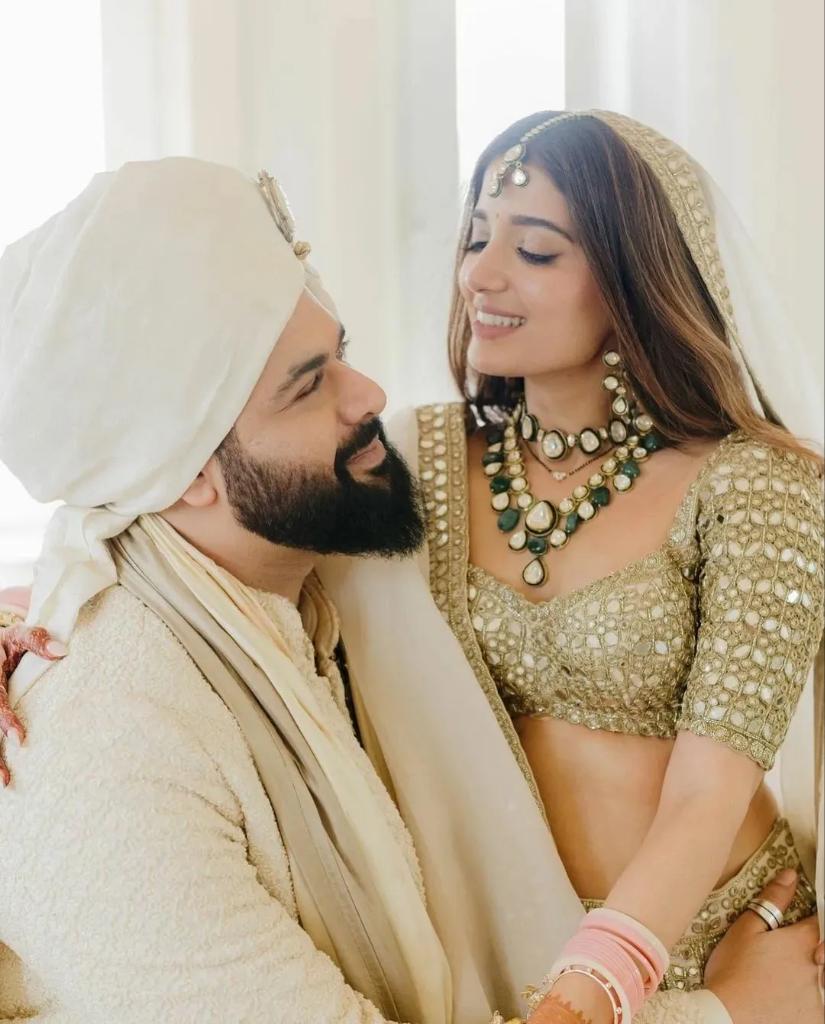 WeddingzWorld's tweet photo. To love, life and laughter 🌸❤️
Finally.... Finally..... and Finally!
#AMKRForever 
Congratulations to #arpita__mehta and #kunalrawaldstress for tying the knot, in an intimate ceremony in Bombay. We can't help but be grinning from ear-to-ear, looking at these cuties. https://t.co/AavwcjTXLI