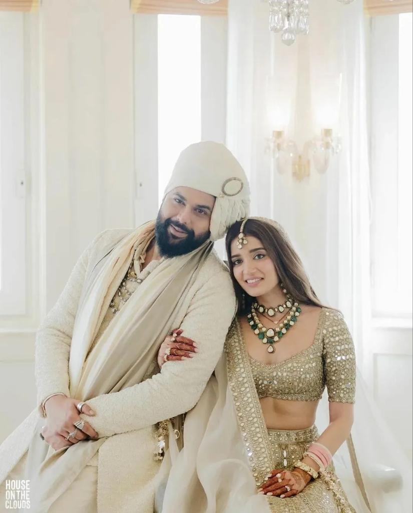 WeddingzWorld's tweet photo. To love, life and laughter 🌸❤️
Finally.... Finally..... and Finally!
#AMKRForever 
Congratulations to #arpita__mehta and #kunalrawaldstress for tying the knot, in an intimate ceremony in Bombay. We can't help but be grinning from ear-to-ear, looking at these cuties. https://t.co/AavwcjTXLI