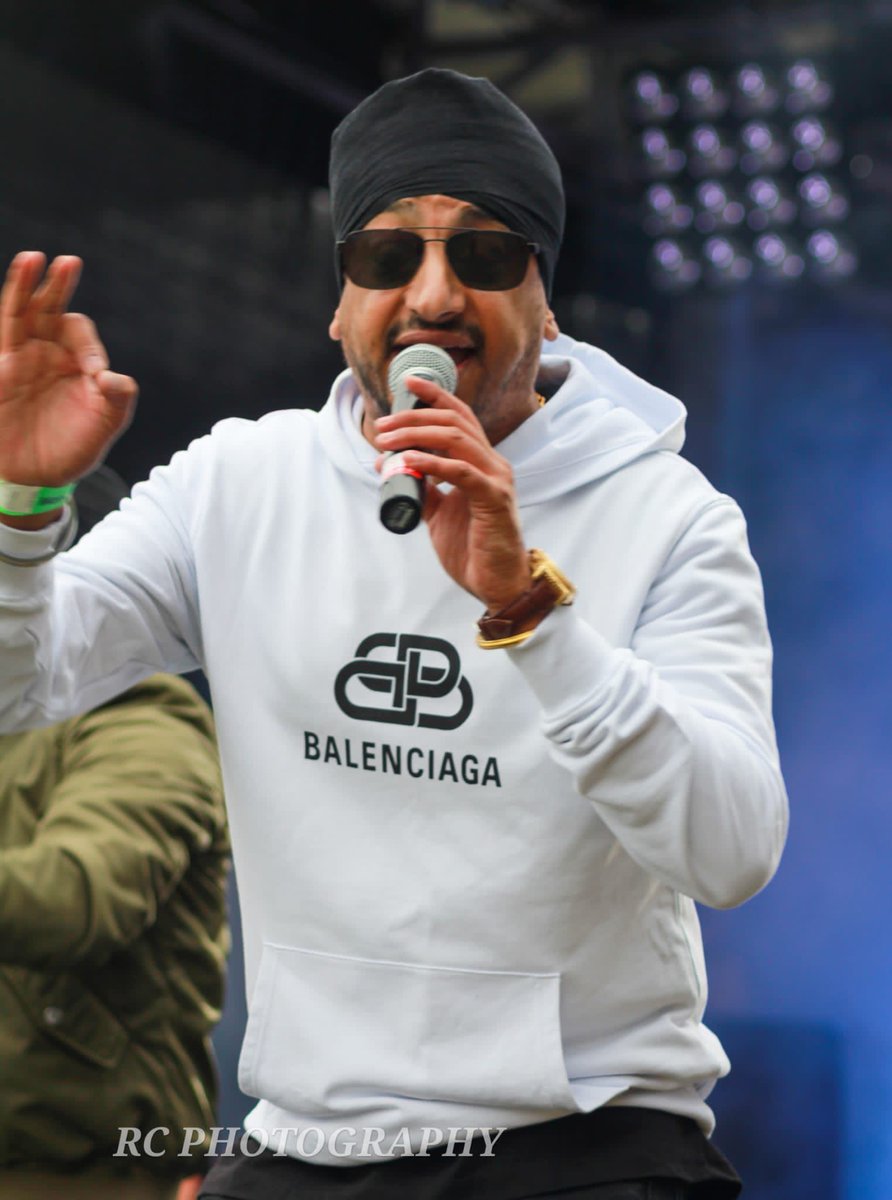 REMACharity's tweet photo. Alongside the Diversity Festivals premium slot on the main stage at the Rotherham Shows Main Stage
4pm Saturday is South Asian favourites Sahara!
Bringing their Bhangra beats to the Rotherham Show!
Awesome news @RothDivFest on this we cant wait!

This is going to be awesome! https://t.co/E5MmuxXlOo