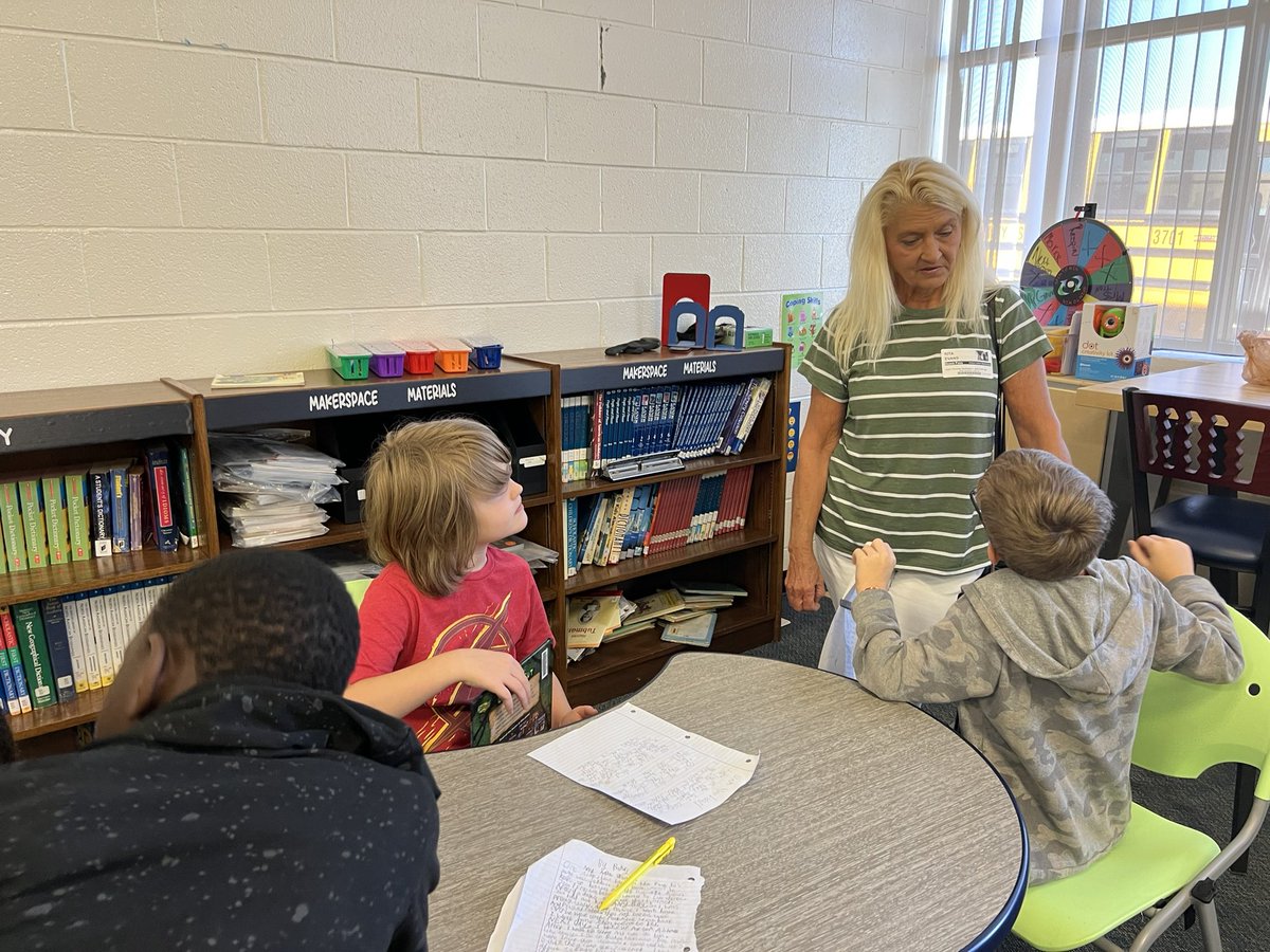 pattiparis2's tweet photo. Mrs. Curtis’ 4th graders celebrated writing with a Writing Celebration this morning!  So fun to watch them be able to share with parents and peers!  #TheyBelonginHenry #CelebratingWriters #ExpectWriters ❤️❤️❤️ https://t.co/PfdR7bmfRL