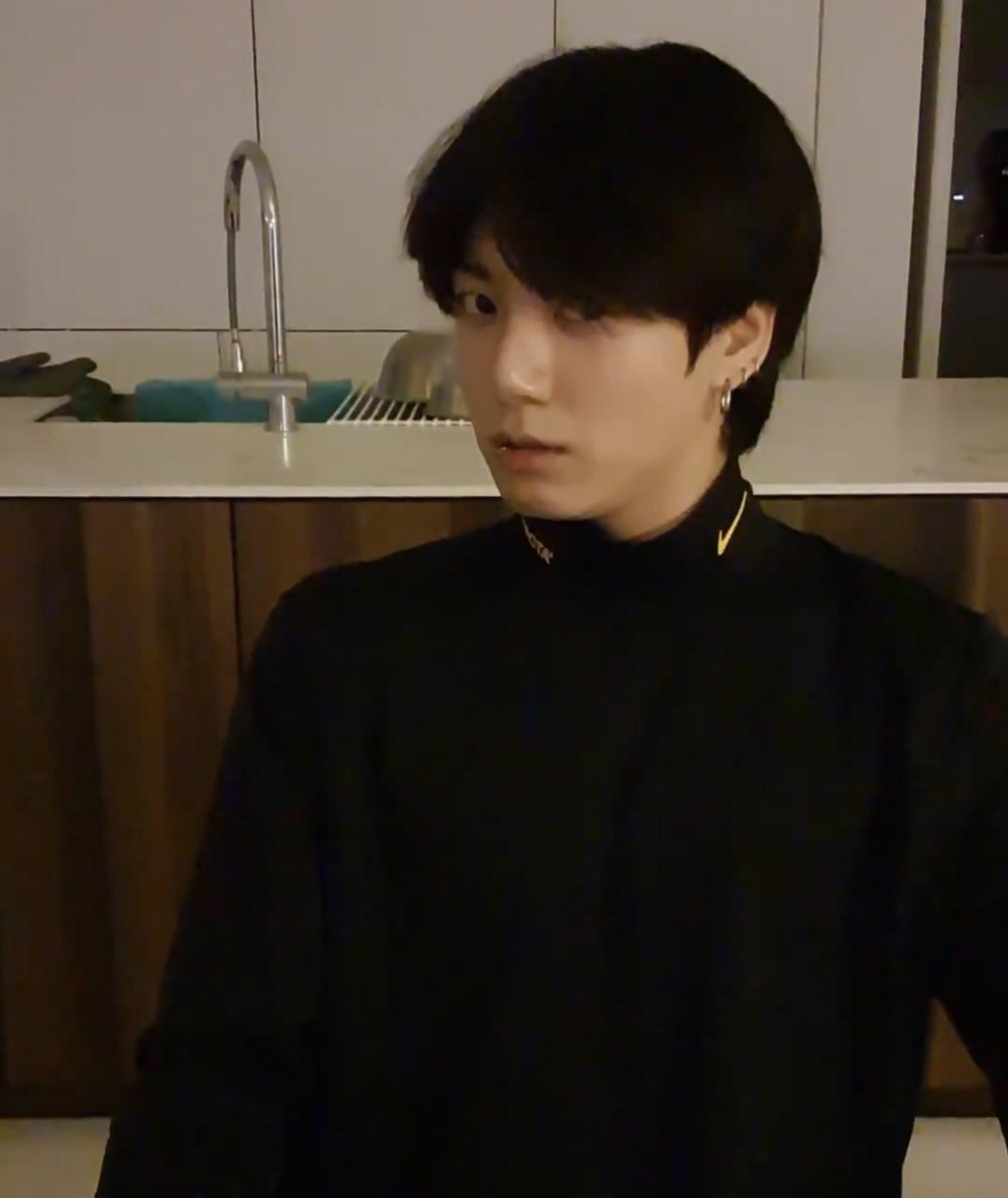 randomjungkook's tweet photo. 😭 https://t.co/vYYzcQQTbO