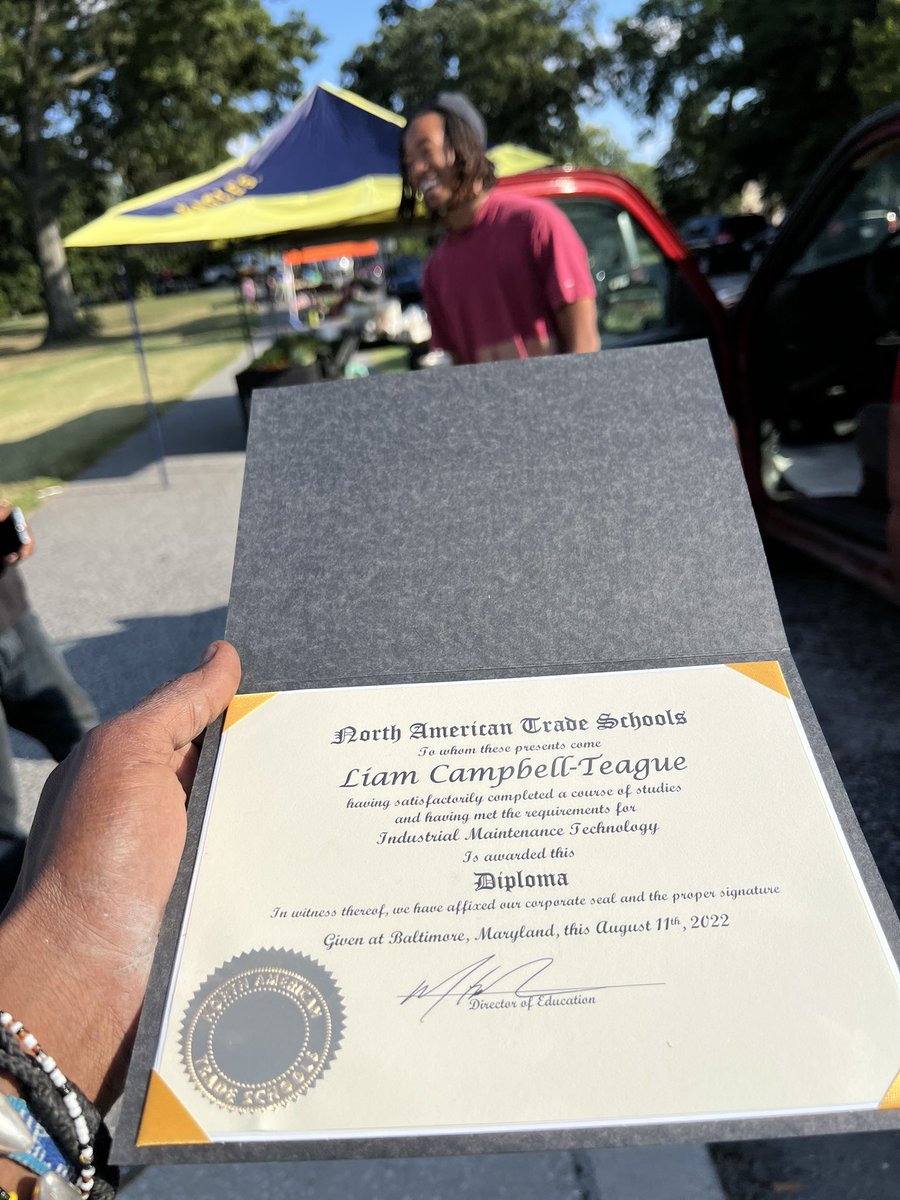 CleanerFoods's tweet photo. …and then this happened‼️ 🥳
#gapCertified #urbanagriculture #parkheights #Agrihoodbaltimore https://t.co/P7EQVIywHN