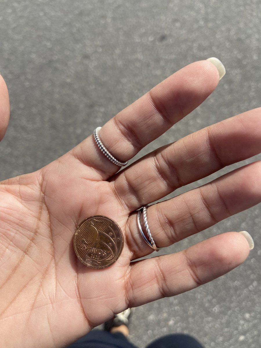 aboutcah's tweet photo. Bom dia pra você que começou o dia achando 5 centavos 😝 #ryca https://t.co/knKDHvFnEk