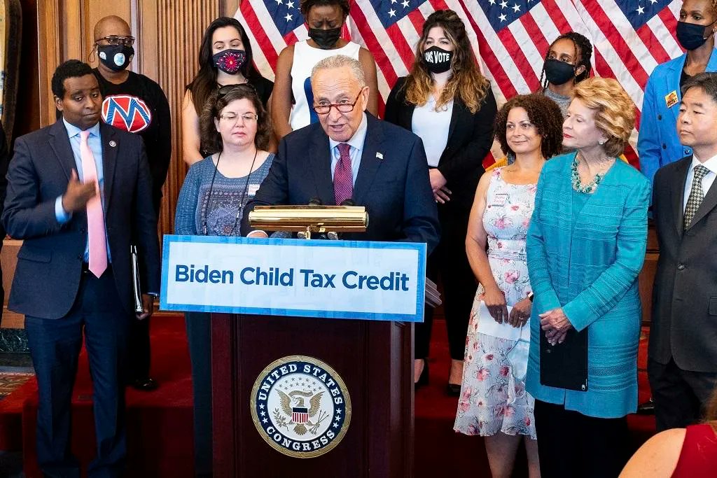 BruceLesley's tweet photo. The Politics of the Child Tax Credit - @StanGreenberg - American Prospect https://t.co/KhlV9rHTxW 

The #ChildTaxCredit is strongly supported by the American 🇺🇸 people.

@rosadelauro has been right for years, and it made an immense difference in lives of children. #ExtendItNow https://t.co/KCnCTbxH5P