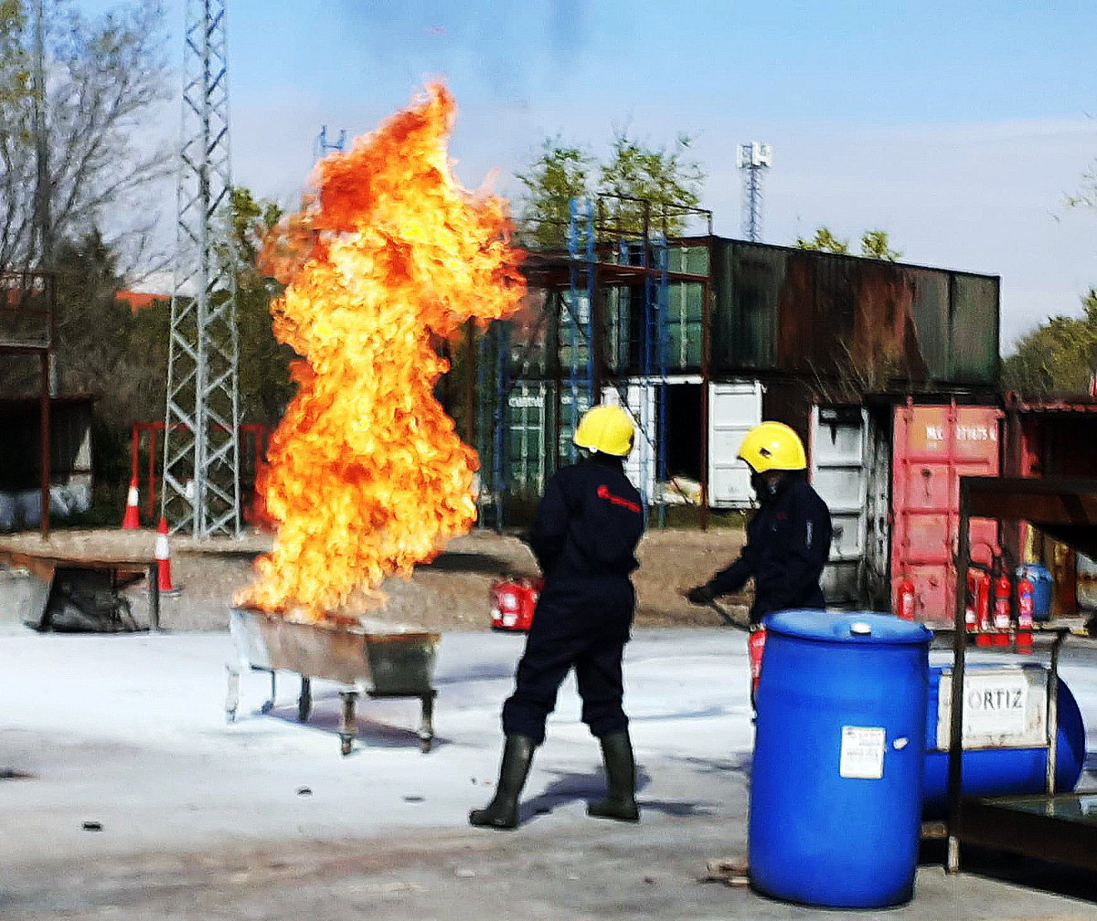 ¡𝗡𝘂𝗲𝘃𝗼 𝗰𝘂𝗿𝘀𝗼! · Prevención y Protección contra incendios' 🚒

📅 Jueves 27 de Octubre · 9h a 14h
📍 Grupo Fortem en El Casar.

🚨Más información e inscripciones:
rmiguel@grupofortem.com · 692 47 45 34

#empleo #bombero #prevencion #curso #emergencias #formacion