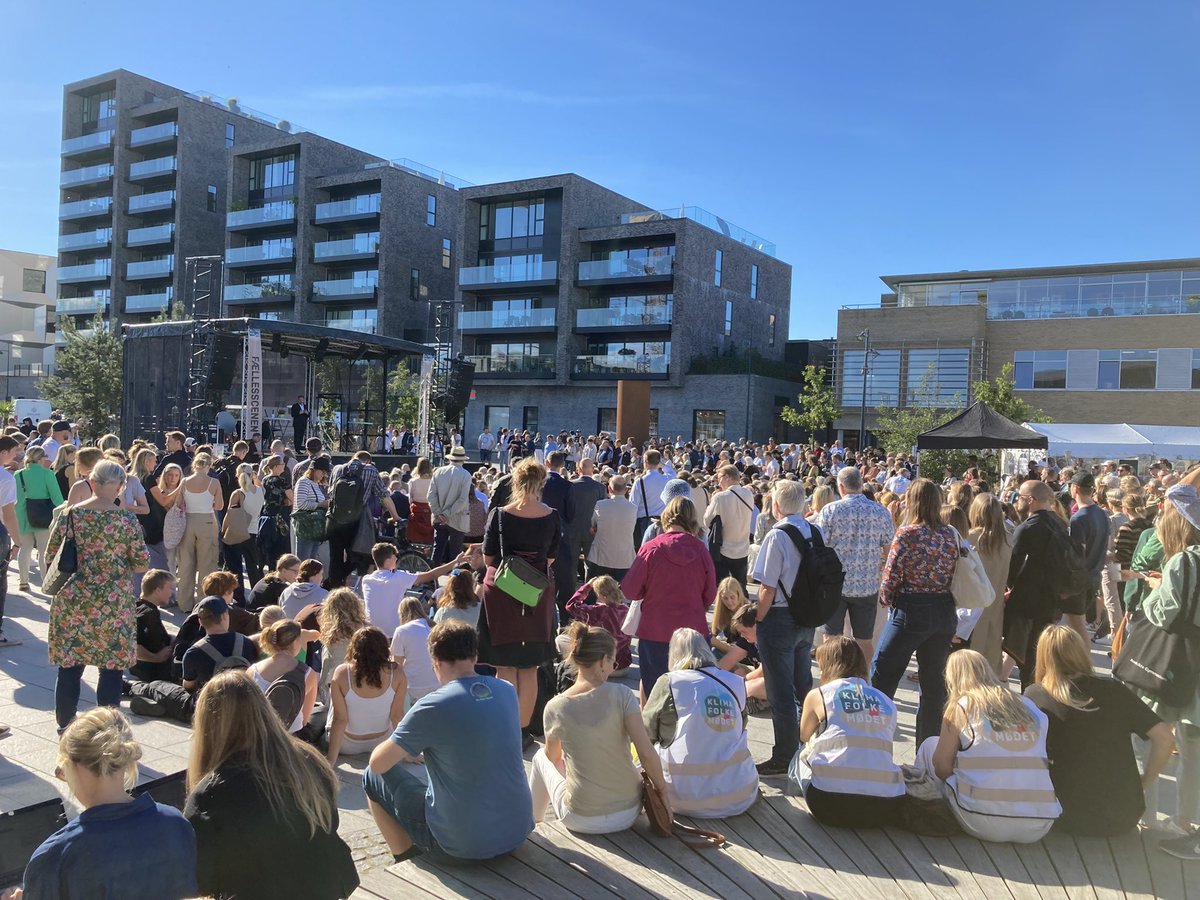 Tak for en god debat om mejeriprodukter i en bæredygtig kost 🥛🌱 - <a href="/marie_bjerre/">Marie Bjerre</a> <a href="/Carl__Valentin/">Carl Valentin</a> Niels Skovgaard (formand LandboUngdom) og Mikael Madsen (Concito)