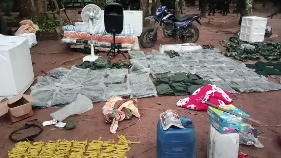 Redi_andes's tweet photo. En patrullaje de ruta, de zona y de áreas del municipio Atures- Amazonas, FANB ocupa campamento TANCOL con 15 cambuches y materiales de guerra, explosivo C4, cordón detonante, mecha lenta, detonadores eléctricos, explosivo pentolita, armas, uniformes y otros pertrechos militares. https://t.co/1lTXzXVowB