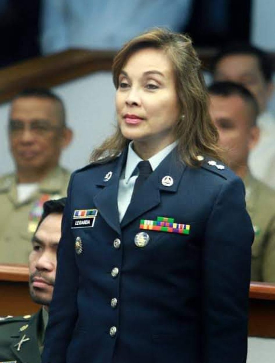 DocBenjieDVM's tweet photo. @PhilAirForce  @dndphl @senatePH Ano pong plano nyo sa isang reservist na enemy of the state ang sinusuportahan? Waiting po kami 32M!
#LorenBudol https://t.co/pNK1oMicls