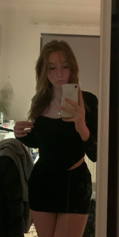 Se lo indossi al lavoro, non dovresti essere multato, giusto? È un abbigliamento professionale.😂