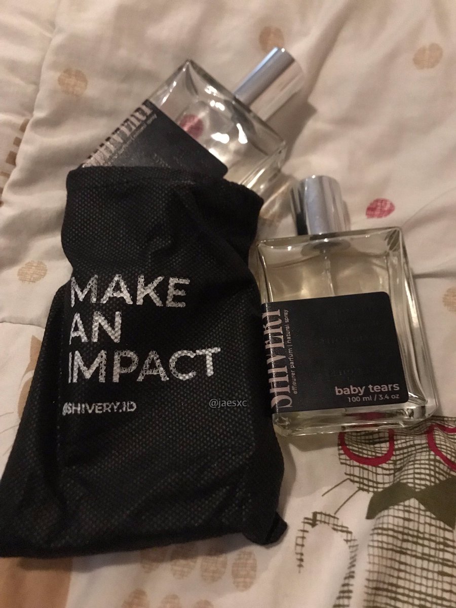 jaesxc's tweet photo. PECINTA PARFUME POWDERY SINI KUMPUL!!

Parfume favorite aku!! Tiap pake pasti orang-orang bilang “kamu wangi bayi banget!”

Wanginya tuh soft, powdery—baby like, pokoknya definisi dari parfume bayi :’) aku udah abis 2 botol!!

https://t.co/fapPPVqSpS https://t.co/rmibupWpSB