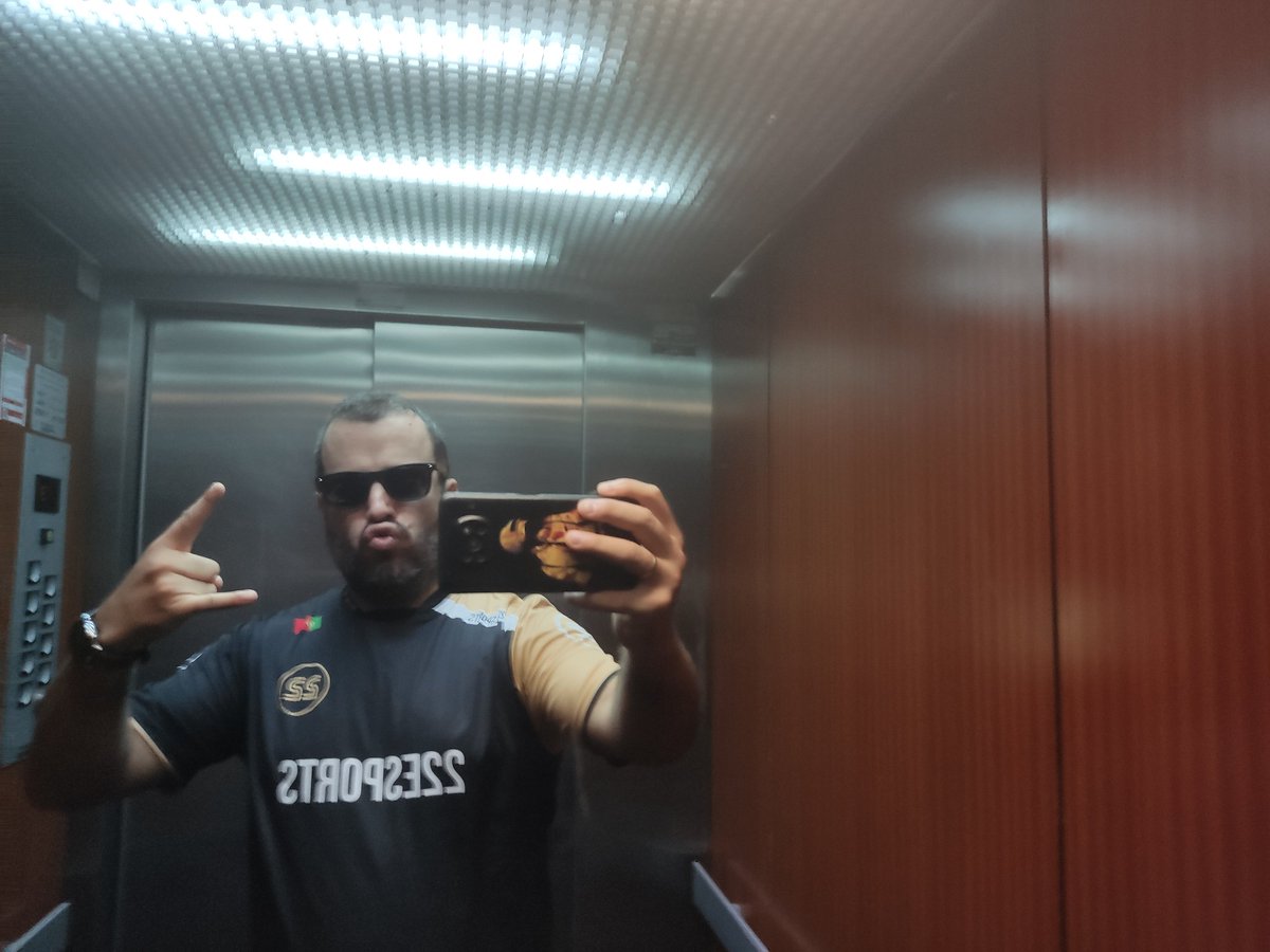 PapaGamerFriki's tweet photo. Hoy se va elegante para el regreso a la @navarralanparty (#NLP3). Espero que me dé aim para los diferentes torneos!
@22Esports https://t.co/OuC1FAWn4F