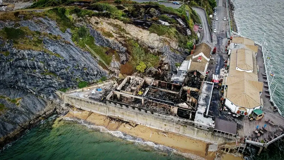 athenapics's tweet photo. #Copperfish #restaurant destroyed #fire #MumblesPier  #Swansea
https://t.co/7VNuNkJq7q #drone #dronephotography #aerialphotography #editorialphotography #newsphotography #photojournalism #walespictureagency #pictureagency #swanseaphotographer #freelancephotographer #fire #rnli https://t.co/oIarJTnRhY