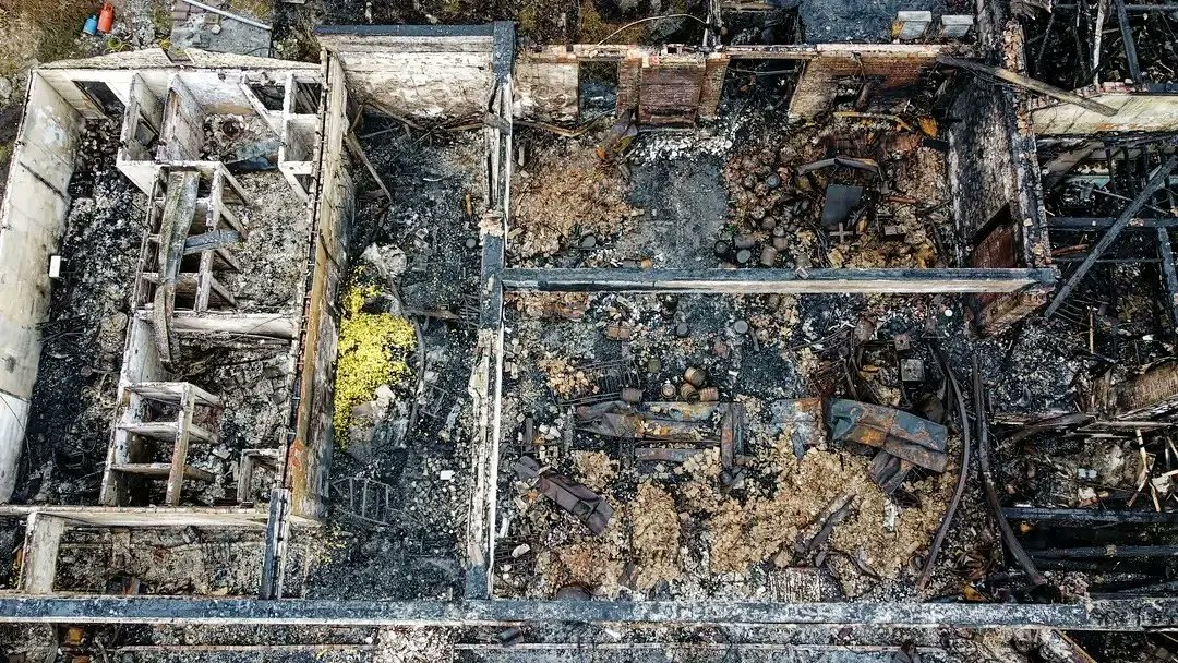 athenapics's tweet photo. #Copperfish #restaurant destroyed #fire #MumblesPier  #Swansea
https://t.co/7VNuNkJq7q #drone #dronephotography #aerialphotography #editorialphotography #newsphotography #photojournalism #walespictureagency #pictureagency #swanseaphotographer #freelancephotographer #fire #rnli https://t.co/oIarJTnRhY
