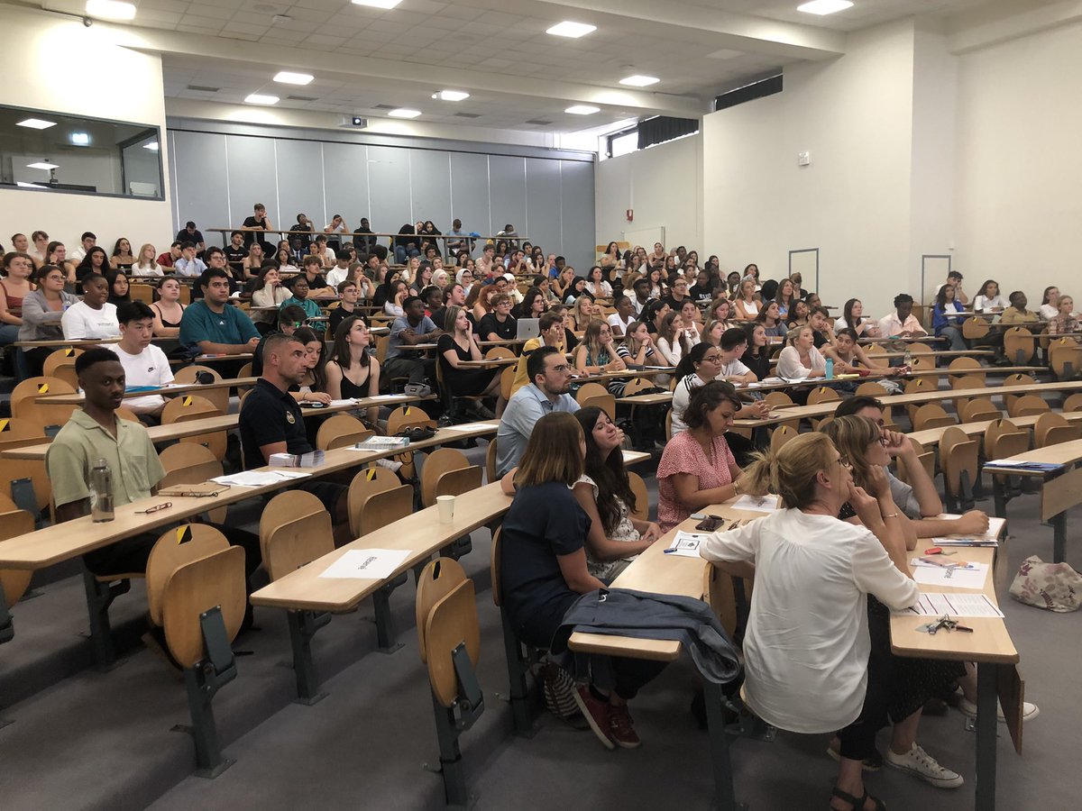 UrcaCampus3's tweet photo. Présentation des services universitaires au campus! @UrcaCampus3 @universitereims Merci à tous les partenaires @ProjetAILES @SuapsReims @bureims @sae_URCA #MDE #Sumpps!
Bonne rentrée aux étudiants et étudiantes! https://t.co/k6aiyD8ZoR