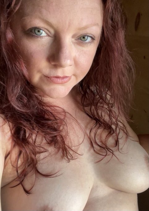 It&rsquo;s almost Friday. R/t for some love. Go check out https://t.co/FhWUxTNwts to see my boobs https://t<a href="/tag/model"class="tags"><span>#model</span></a><a href="/tag/redhead"class="tags"><span>#redhead</span></a><a href="/tag/ginger"class="tags"><span>#ginger</span></a><a href="/tag/bbw"class="tags"><span>#bbw</span></a><a href="/tag/satin"class="tags"><span>#satin</span></a><a href="/tag/bbws"class="tags"><span>#bbws</span></a><a href="/tag/satinpanties"class="tags"><span>#satinpanties</span></a>