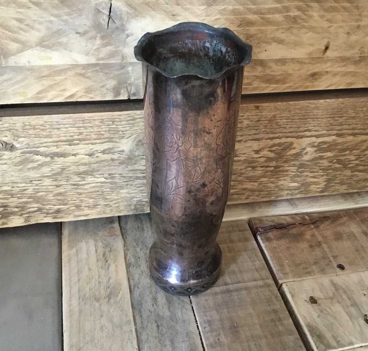 ReborneAngel's tweet photo. Excited to share this item from my #etsy shop: #Vintage #trenchart #vase #copper #shellcasing #idealgift #souvenir #handmade #floral #collectible #homedecor #engraved #artillery #war #memorabilia  #military https://t.co/urDt2MriDk https://t.co/aTlQHkmwVl