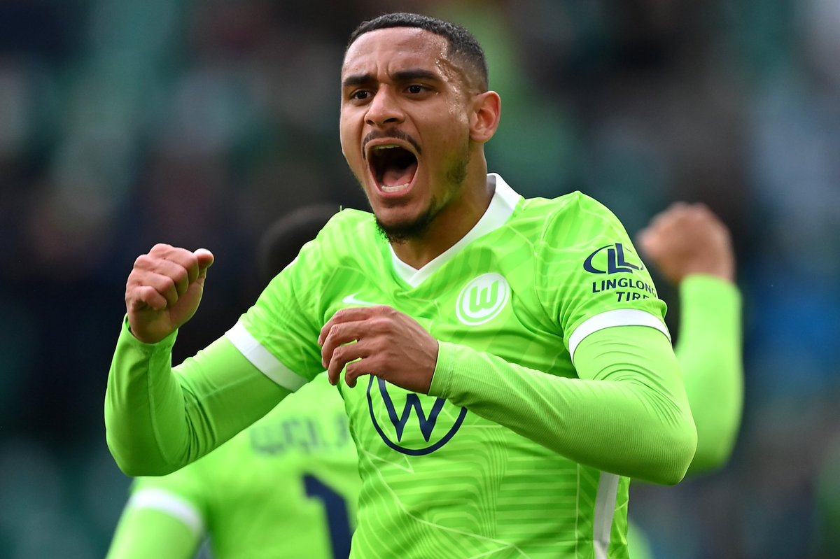 FabrizioRomano's tweet photo. Exclusive: Southampton are in talks to sign Maxime Lacroix! Could be a huge one, not easy but negotiations are ongoing between clubs. 🚨⚪️🔴 #SaintsFC #DeadlineDay

Lacroix, keen on the move. Saints now trying — Caleta Car another option in the list. https://t.co/nkICzYnUKY