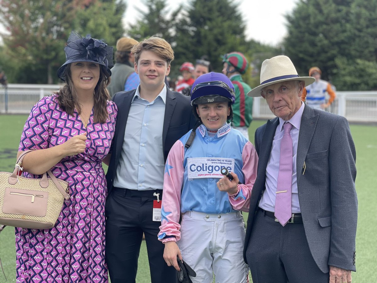 Coligone's tweet photo. Coligone Kate didn't like having sand kicked up in her face but as we explained to her, if she's at the front that won't happen. 😂🐎 horses aren't machines, she came home safely. Put it down to experience & move on Thanks to @HollieDoyle1 @opearsracing #coligone #coligonekate https://t.co/edBhcuizDm