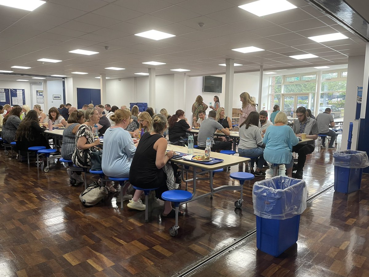 EmersonParkAC's tweet photo. Teachers are fuelling up ready for the new term! We can’t wait to welcome you all back on Monday. #eatinghealthy #lunchbreak #fuel #eatgoodfeelgood #havering #school #newterm #routine #September1st #fresh #ready #setupfortheday https://t.co/rjHmqlu1P7