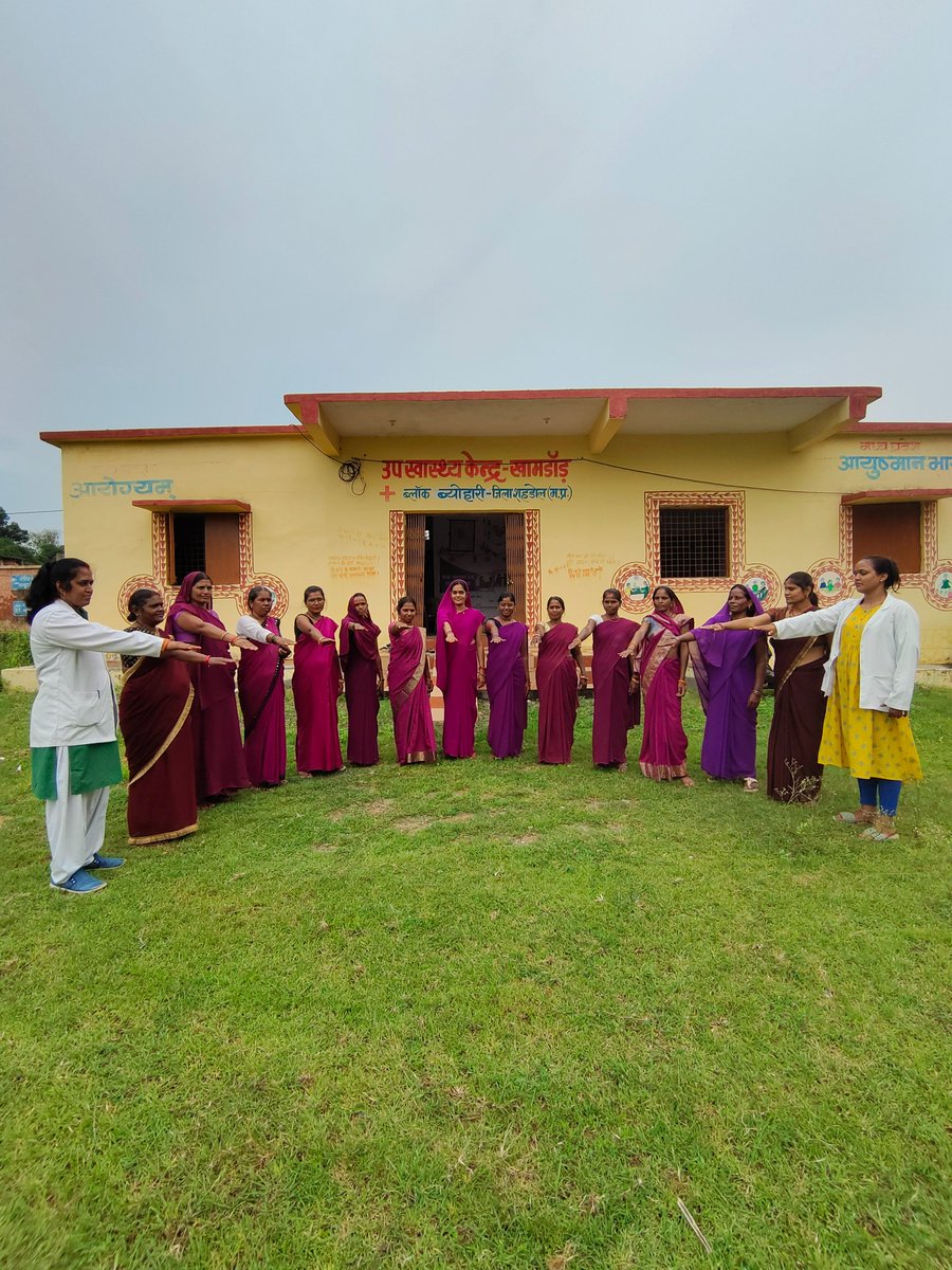 HwcModel's tweet photo. As part of the #health systems #strengthening #initiatives in #MadhyaPradesh, CInI facilitating various #CommunityEngagement activities at the HWCs. 
Day 1 Oath taking done by the CHO, ANM &amp; ASHAs to convey the message of right #nutrition to every household. Towards Model HWC. https://t.co/rPDjh0jKSg