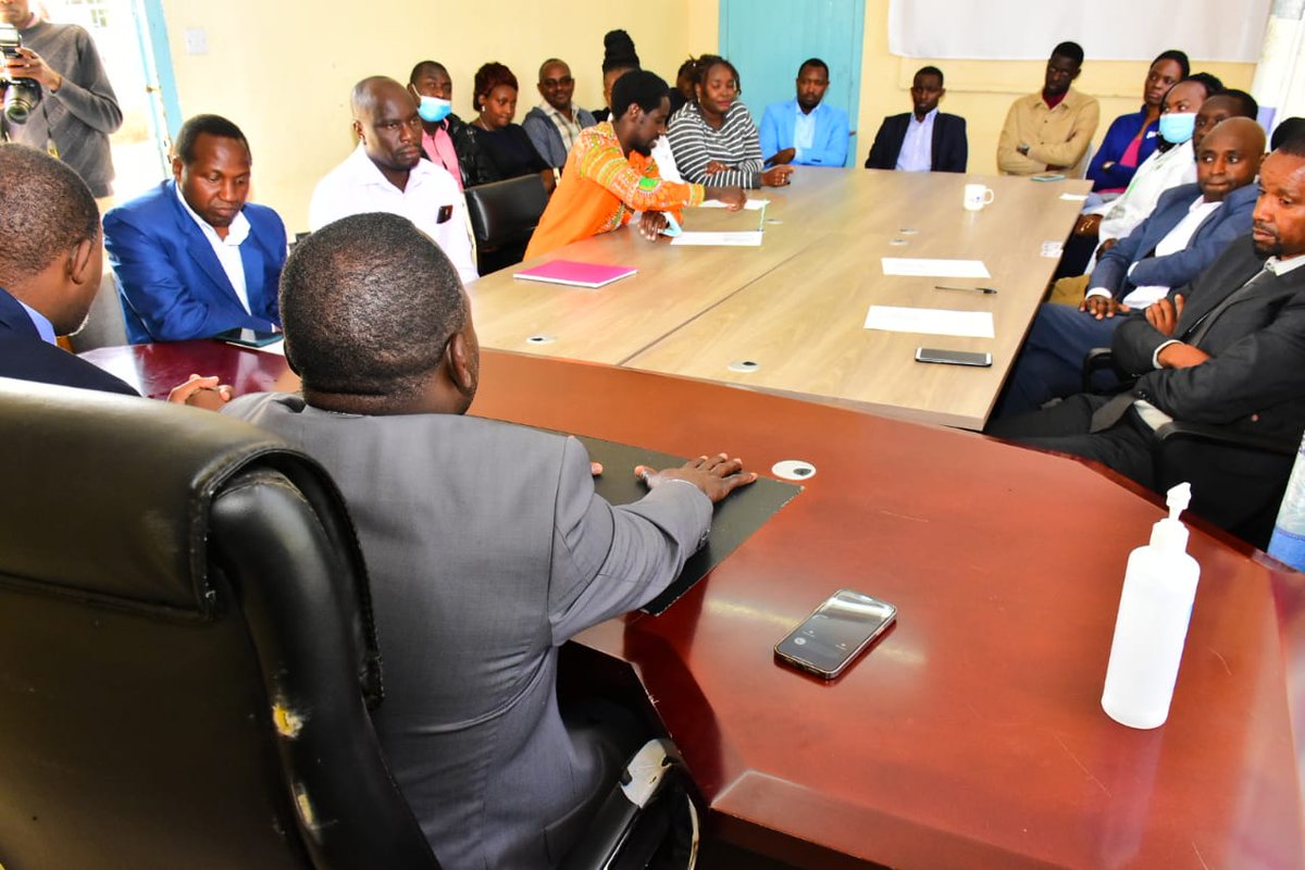 e_kamuri's tweet photo. Our Healthcare facilities will now have the best services following the reinstatement of our specialist doctors back to work following a successful negotiation between our administration and the medics. JOINED H.E Joshua Irungu in welcoming our specialist doctors back to work. https://t.co/cxUUNfqr8E