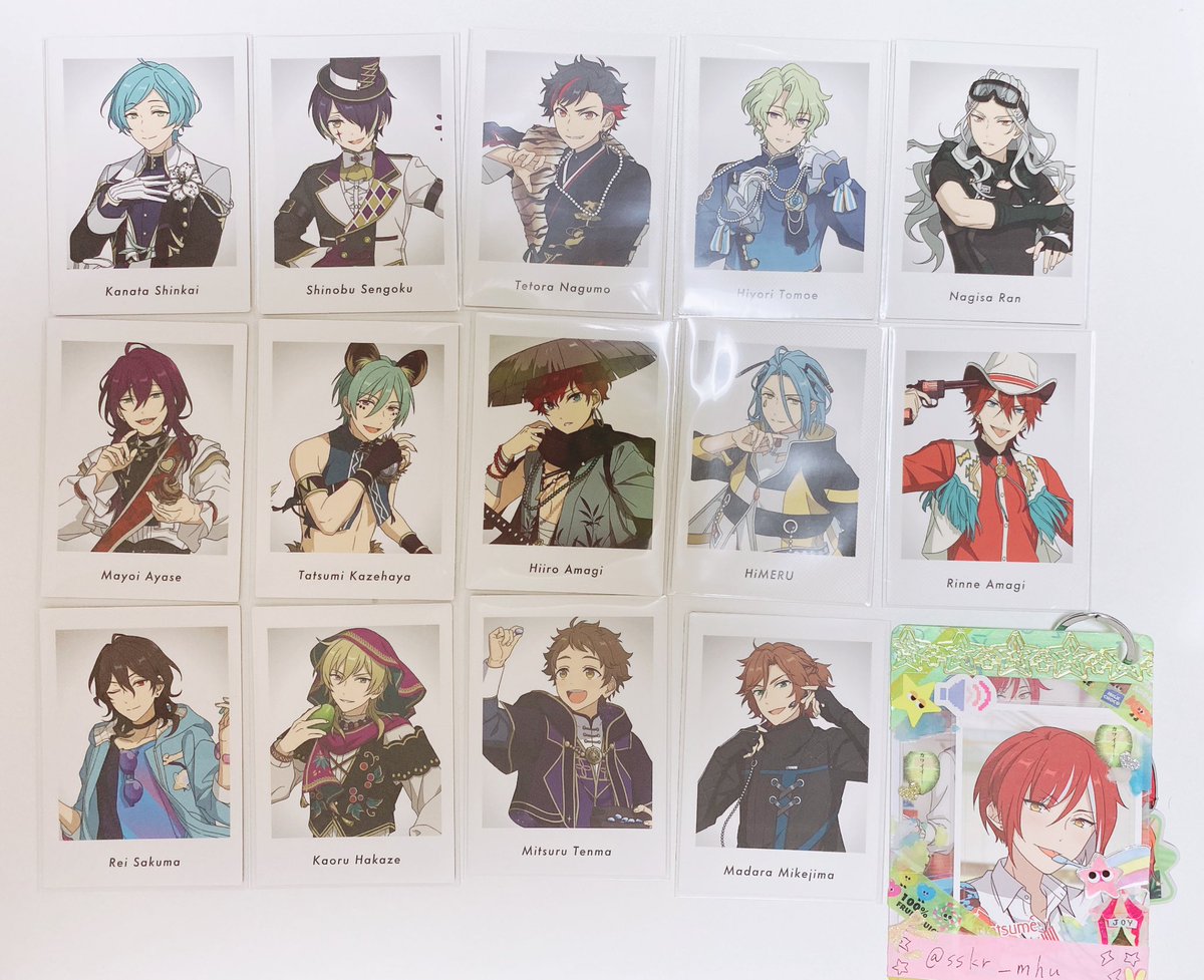 sskr_mhu's tweet photo. 【交換】
あんスタ 特典 ぱしゃっつ

譲▶︎奏汰、忍、鉄虎、日和、凪砂、マヨイ、巽、一彩、HiMERU、燐音、零、薫、光、斑

求▶︎異種夏目
(画像2枚目参照 他も検討致します)
フィーチャー缶バッジ(星5夏目)

特典⇆ぱしゃこれ  1:3
特典⇆缶バ  1:1

1点〜🙆‍♀️

お気軽にお声掛け下さい！ https://t.co/qBwySA3gU4