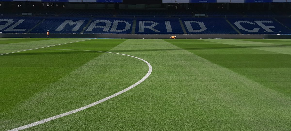 Mixtoturf's tweet photo. #mixto #lay_play #hybridturf #RealMadrid #Bernabeu #best_Stadium we are really proud to see our technology performs perfectly few days after the installation in the best stadium of the world! Ready for the first match! #HalaMadrid https://t.co/WjjxTbmey4