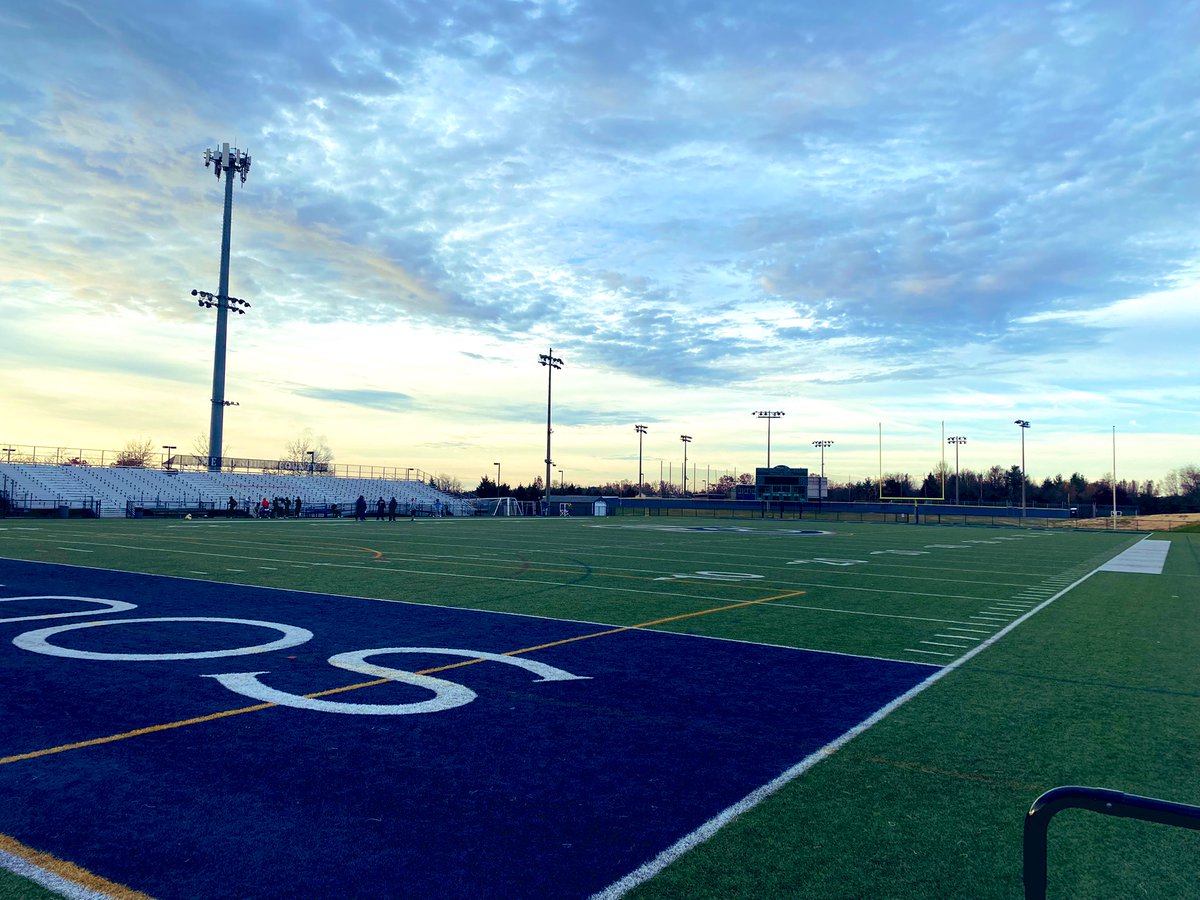 SoCoFootball's tweet photo. GAMEDAY!!! #FAMILY #SoCoPride #DER #BEATHAYFIELD https://t.co/Fin6DYJA7c