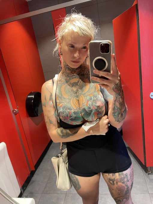 Public toilet titflash selfie https://t.co/z676azixBr