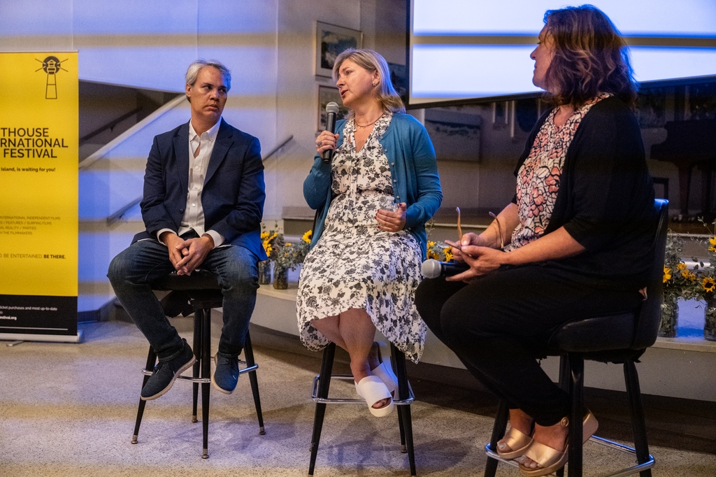 What an impactful evening last night! 

Deep thanks to the Foundation and the filmmakers who made A Rising Fury possible.

Special thanks to Pat Trotter (pattrotter.com) for the use of these images. 

facebook.com/doctorswithout… #arisingfury #pattrotter #LBI #LIFF2022 #LIFF