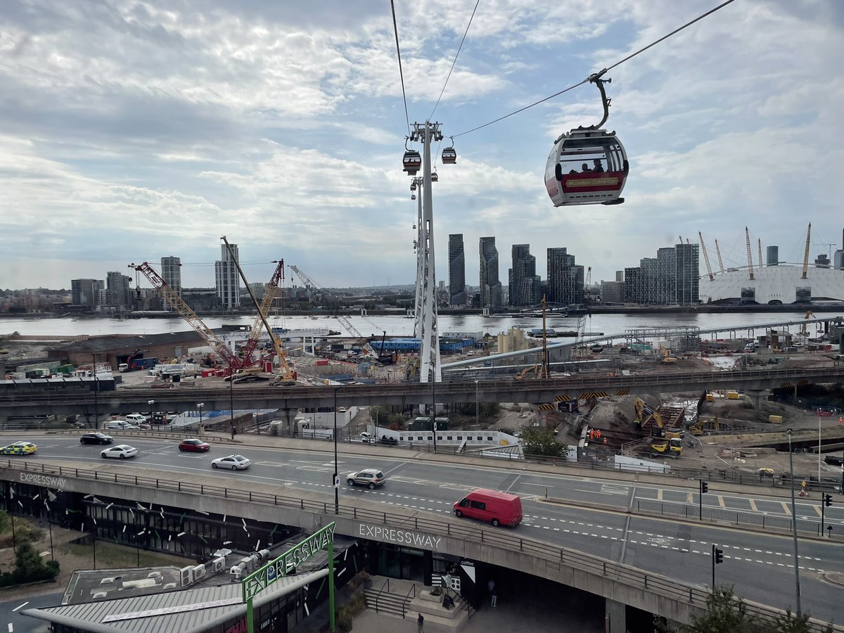TaraaODonovan's tweet photo. Catching some great views 🚠#londoncablecar https://t.co/PDCuPIQvlg