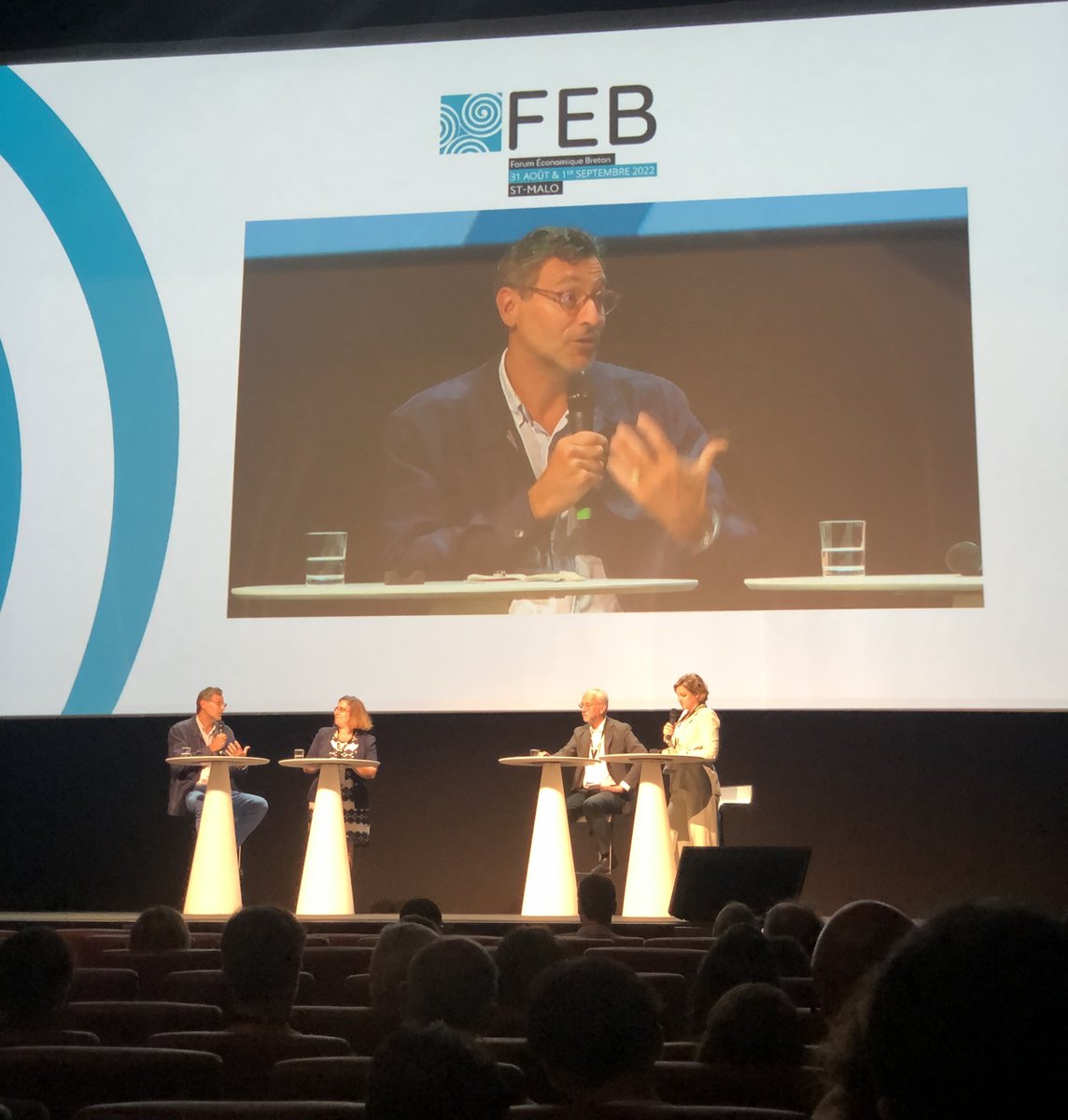 L’accompagnement des transitions environnementales et sociétales, au service de l’autonomie des territoires avec <a href="/emery79/">Emery Jacquillat</a> président <a href="/Camif_/">Camif</a>  &amp; #EntrepriseAMission <a href="/Julien_Carmona_/">Julien Carmona</a>  président <a href="/cmarkea/">Crédit Mutuel Arkéa</a> et <a href="/nadiabouyer76/">BOUYER NADIA</a> directrice <a href="/ActionLogement/">Action Logement</a> au #FEB2022 #grandplateau