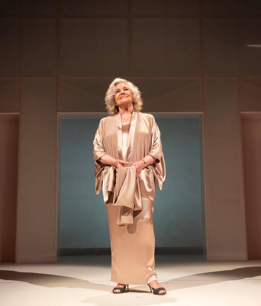 #Adictos

Lola Herrera estrena hoy la función ‘Adictos’ en el Teatro Reina Victoria de Madrid hasta el 23 de octubre ✨
@pentacionespectaculos 

#LolaHerrera
#Teatro
#Estrenos
#RamónPilaces instagr.am/p/Ch9usP3j6CG/