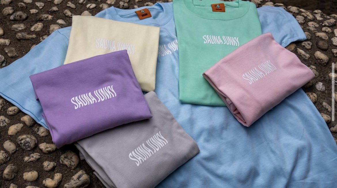 SAUNA_JUNKY's tweet photo. SAUNA JUNKY プレゼント企画　

【第二弾】

/
今回はサウナジャンキーオリジナルTシャツ（紫）をプレゼント🎁
\

▷応募方法
①本投稿のRT
②@SAUNA_JUNKYのフォロー

▷締切
9/9 23時59分　まで

フォロー&amp;RTしてくれた方から1名ランダムで抽選いたします！
当選者にはDM致します。 https://t.co/MHxwtkKvGn
