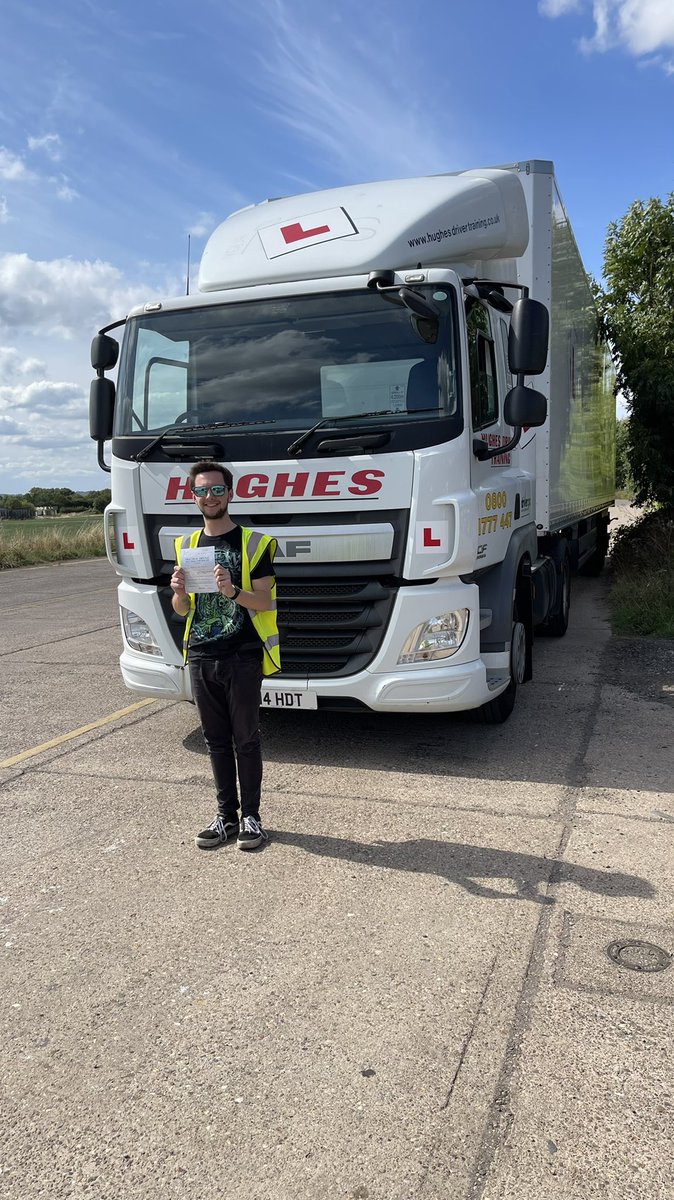 El1teZombiezHD's tweet photo. Most of the people on here will know me from adventures in ETS2/ATS. Around 8 years after I started playing those games, I’ve finally made it a reality by passing my HGV Test today with no faults! https://t.co/MZpEDtnuha