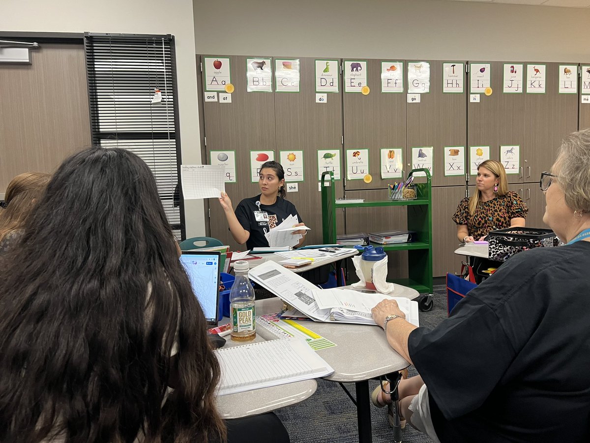 MKMooreCfisd's tweet photo. 1st grade is getting their progress monitoring notebooks ready on the second week of school!! So awesome! I loved getting to see the way this team shares resources with one another! #TrackingGrowth #CelebratingProgress #BetterTogether @CFISDLieder https://t.co/y16pjKoMIf