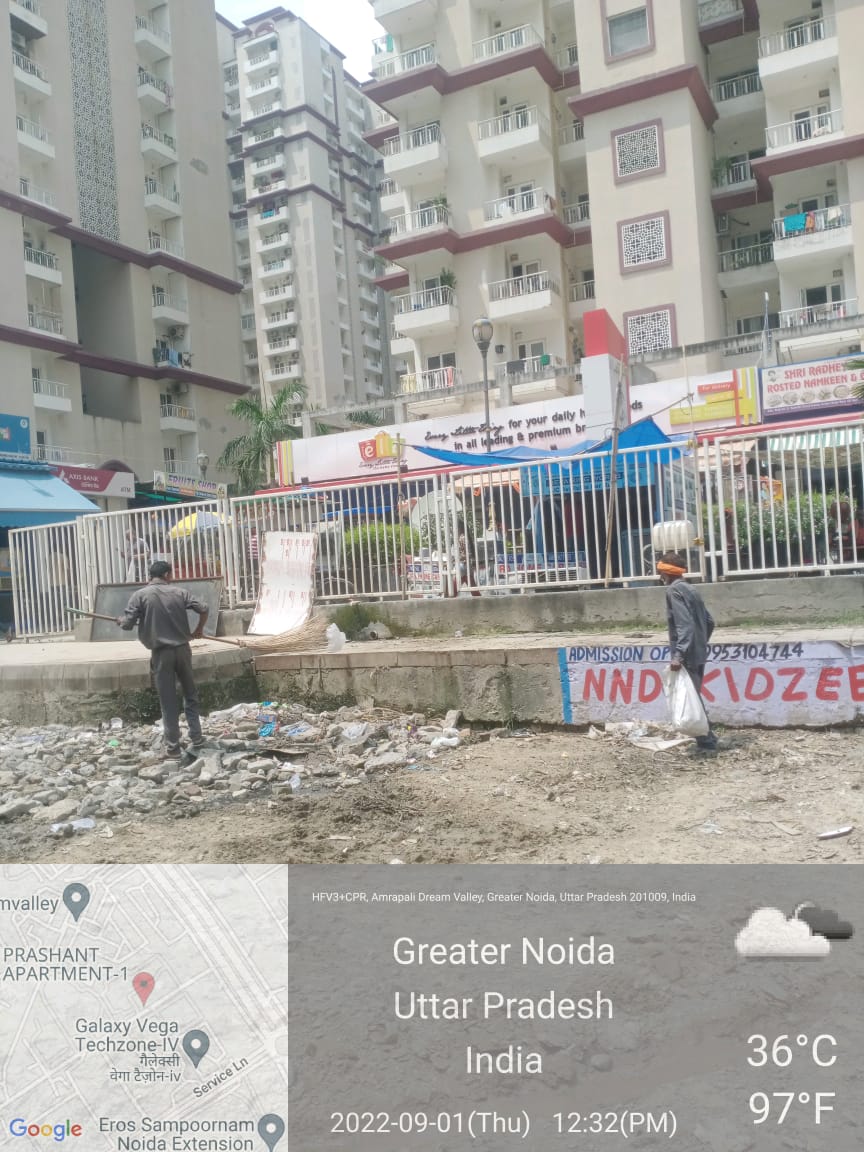 mudittyag1's tweet photo. @rohitamansharma @WestGreno @OfficialGNIDA @ndtvindia Today working this area https://t.co/ad3uGTBedO