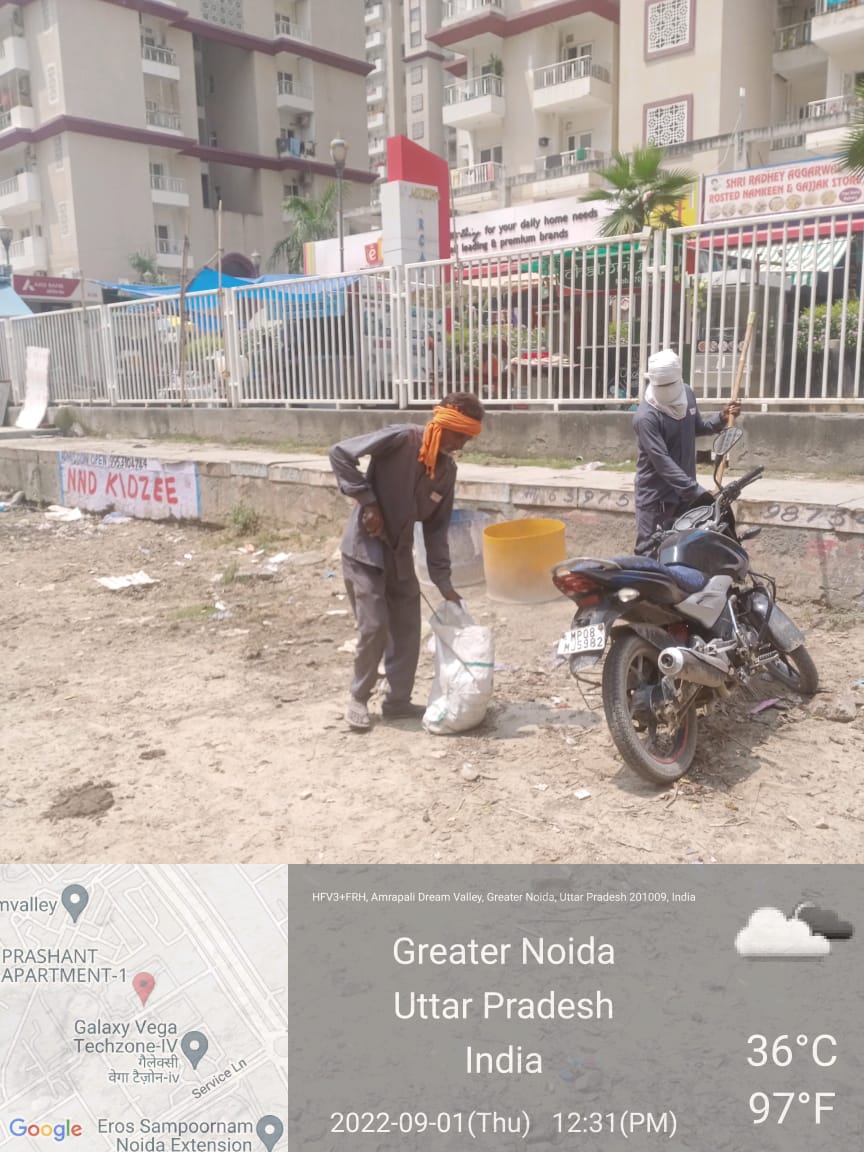 mudittyag1's tweet photo. @rohitamansharma @WestGreno @OfficialGNIDA @ndtvindia Today working this area https://t.co/ad3uGTBedO