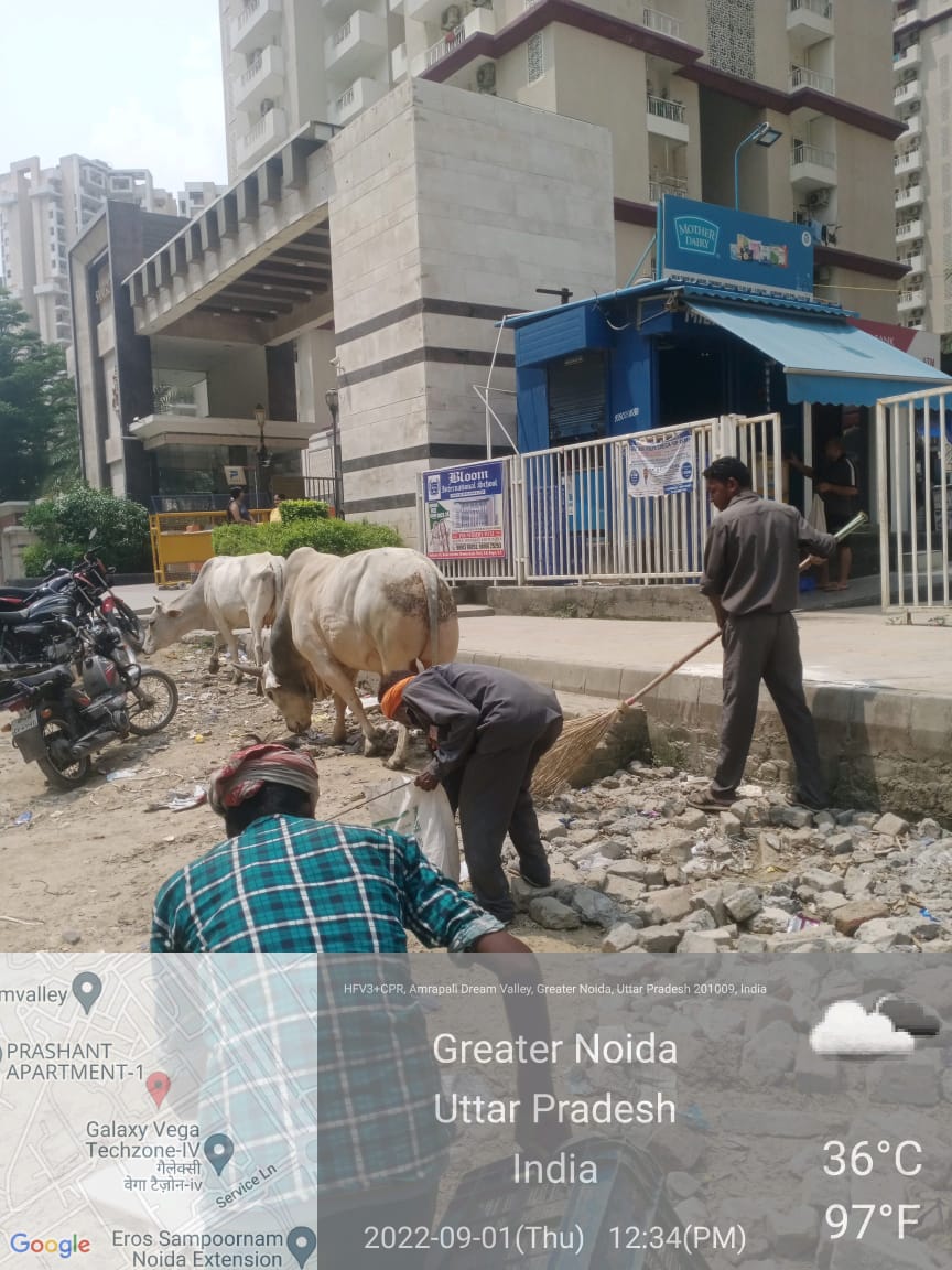 mudittyag1's tweet photo. @rohitamansharma @WestGreno @OfficialGNIDA @ndtvindia Today working this area https://t.co/ad3uGTBedO