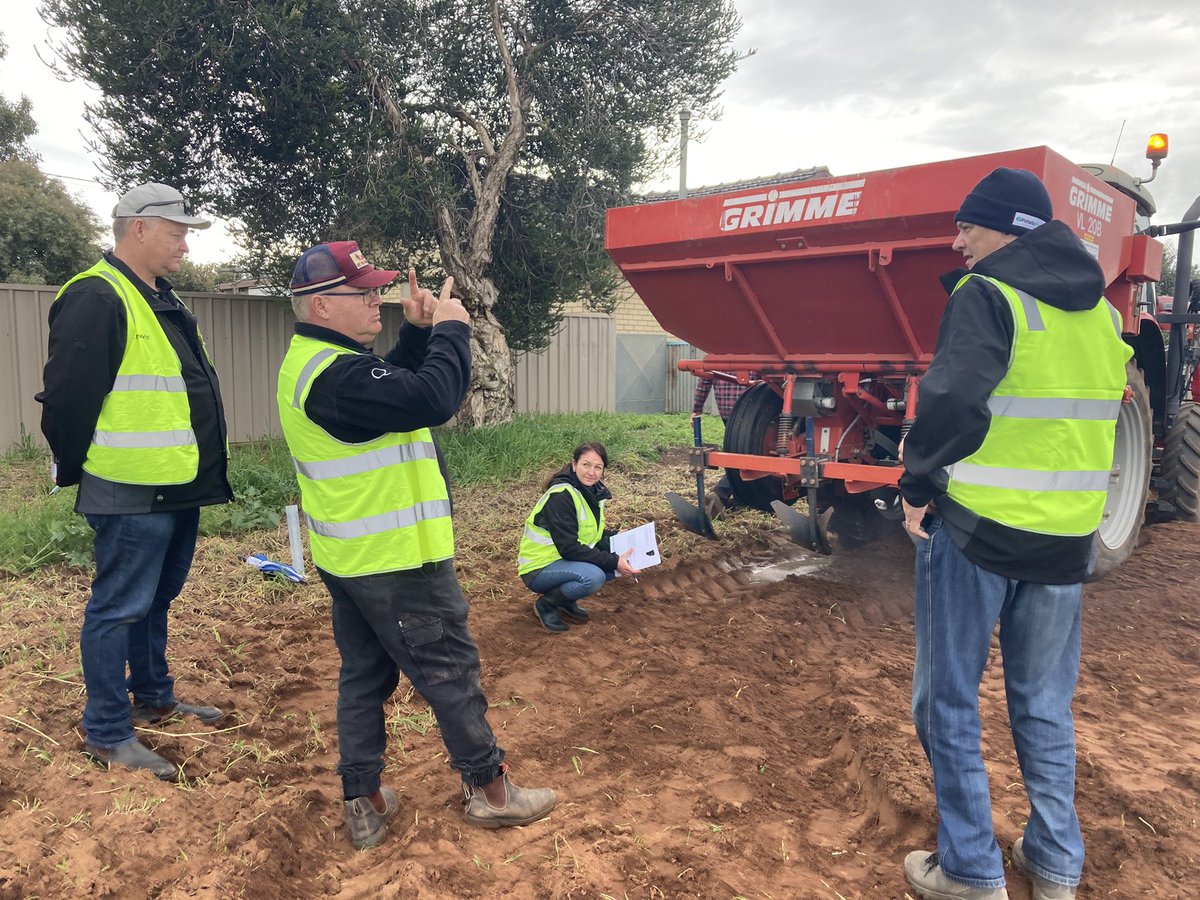 HortApplication's tweet image. I loved spending some time in Adelaide last week with the @SyngentaANZ potato team taking them through all things #InFurrow and foliar application training, at least the weather held off long enough to get in the paddock #GettingItRightGettingItDone #AMISTAR #MIRAVIS