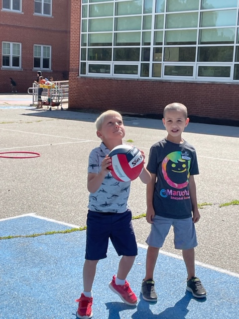 WPS_CT's tweet photo. Exciting first day of school at Quaker Hill Elementary yesterday! https://t.co/PQJXHTKoHy