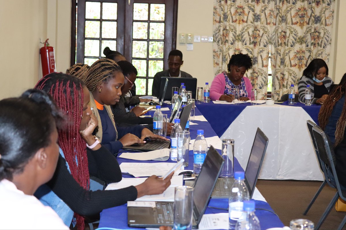 unwomenzw's tweet photo. UN Women in 🇿🇼 strengthened the capacity of 33 women rights groups, CSOs &amp; CBOs in EVAW data collection &amp; analysis. The training aimed at increasing dialogue between producers &amp; users of data to inform EVAW advocacy &amp; programmes.
@SAYWHATOrg 
@MinofWomenZim
@KatsweSistahood https://t.co/x6jkm6MGcJ