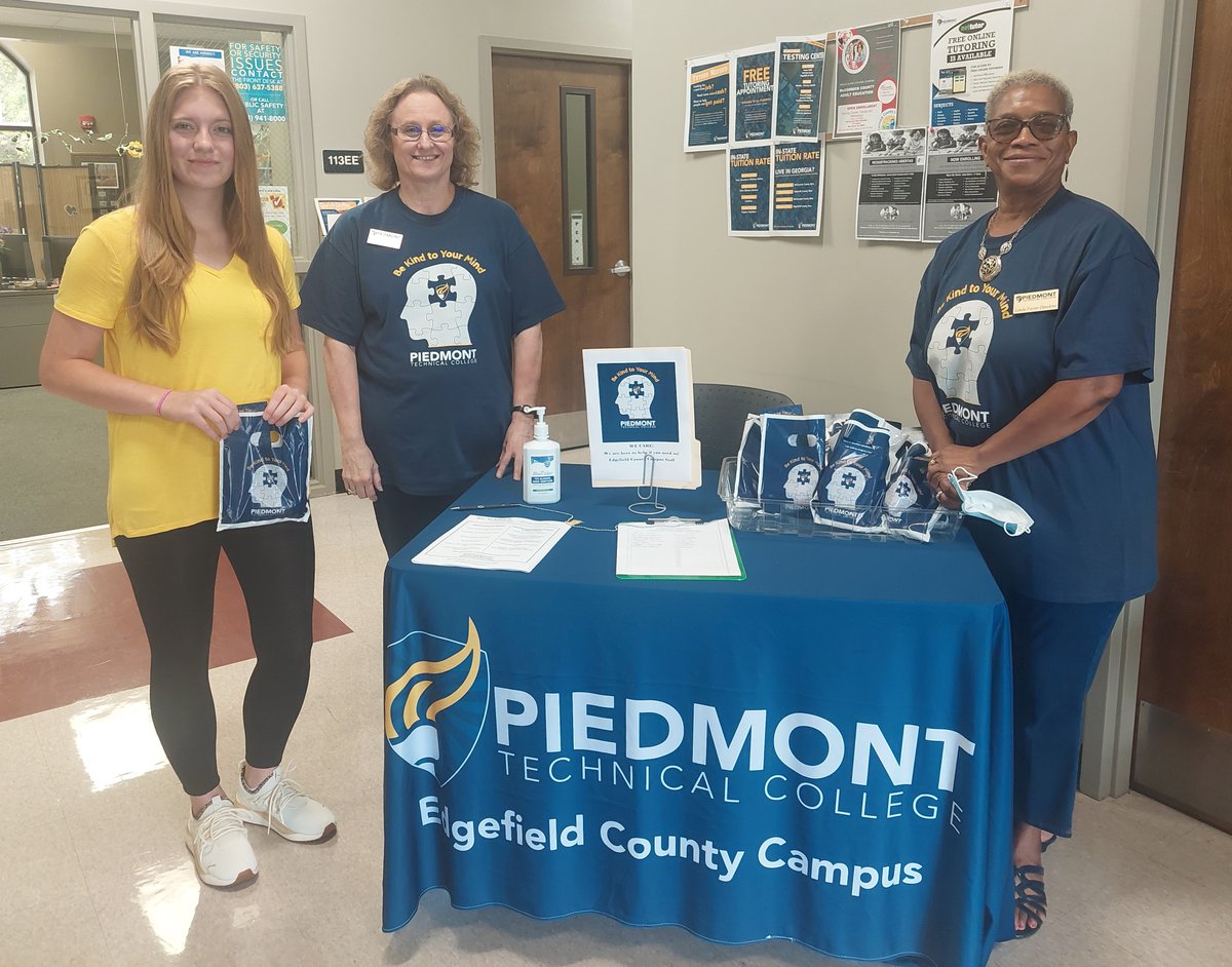 ptc_edgefield's tweet photo. Welcome Students to Fall 2022! Edgefield Campus got off to a great start! Students enjoyed refreshments and a Mental Health gift bag to let students know that WE are here for them! https://t.co/RpsUhiywZq