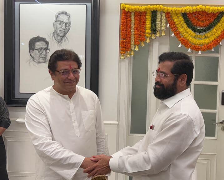 mieknathshinde's tweet photo. महाराष्ट्र नवनिर्माण सेनेचे अध्यक्ष राज ठाकरे यांच्या निवासस्थानी उपस्थित राहून श्री गणेशाचे भक्तीभावाने दर्शन घेतले.

#गणपतीबाप्पामोरया
@RajThackeray https://t.co/LeGl09nEjd