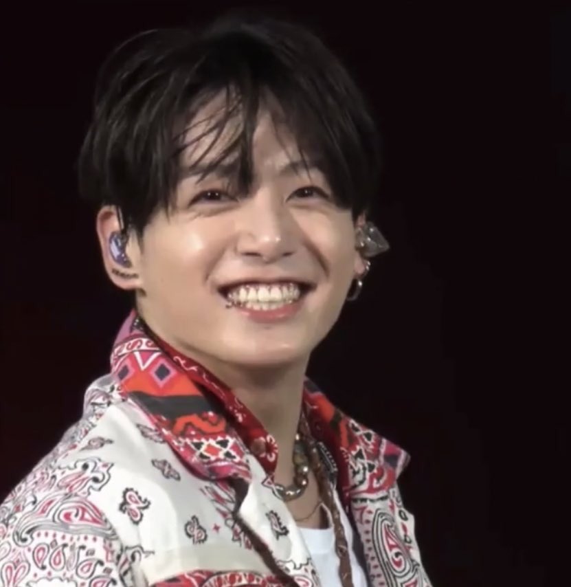 mochistinyhands's tweet photo. Happy birthday Jungkookie!!!! 🎉🎉🥳🎉 #HAPPYJKDAY #HappyBirthdayJungkook #GoldenStarJKDAY #OurYouJungkook https://t.co/I0ioBAc6wS