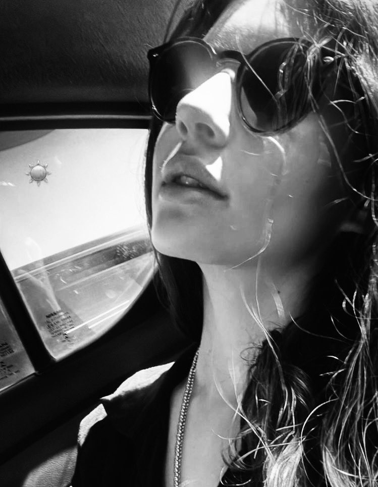 bestofalanis's tweet photo. ☀️ https://t.co/0MLTGukpFZ